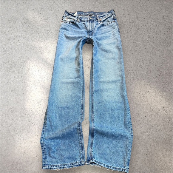 !! SOLD DO NOT BUY !! American Eagle Oufitters Mid Rise "Stove Pipe" Jeans - Picture 2 of 5